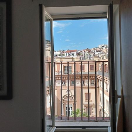 Barbaja Suites In Street Toledo 205 Neapel Zimmer foto