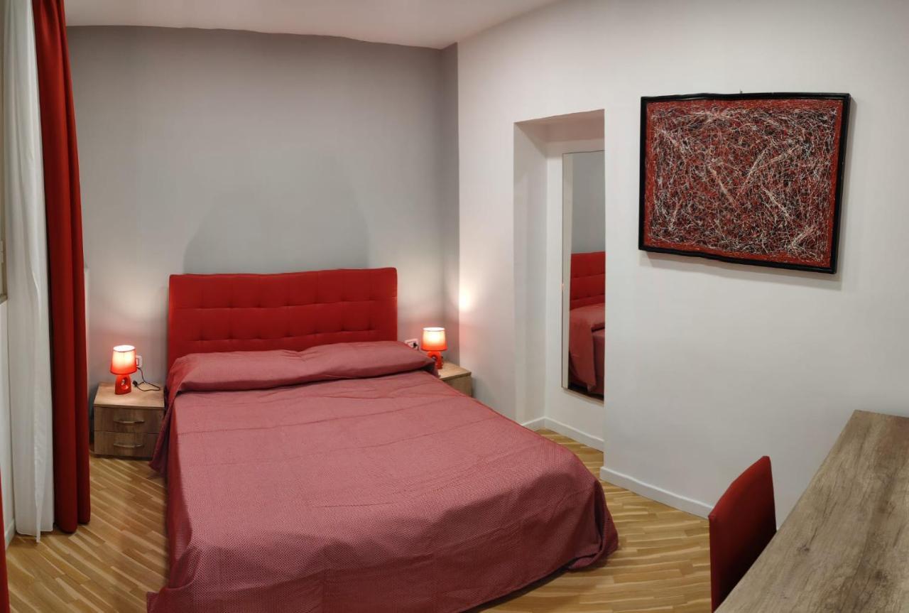 Barbaja Suites In Street Toledo 205 Neapel Exterior foto