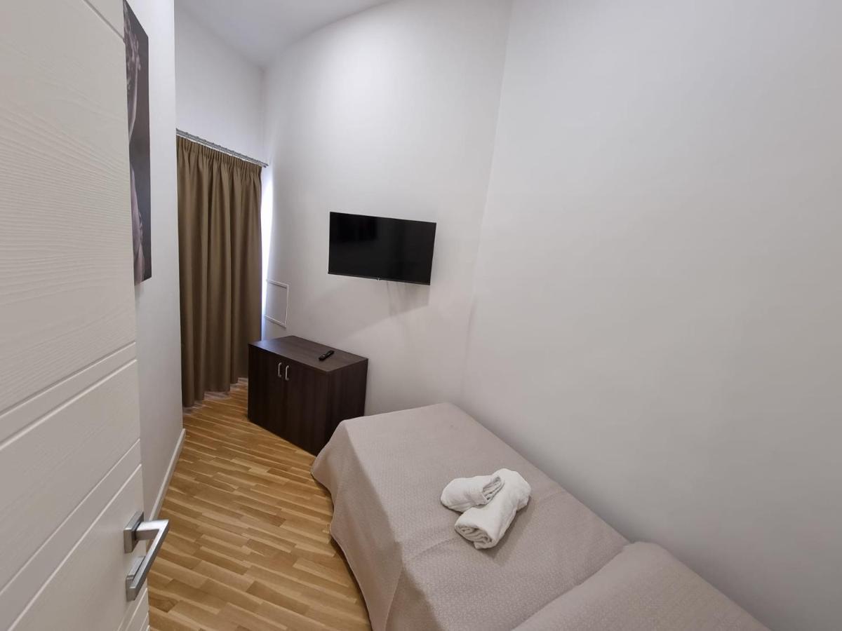 Barbaja Suites In Street Toledo 205 Neapel Exterior foto